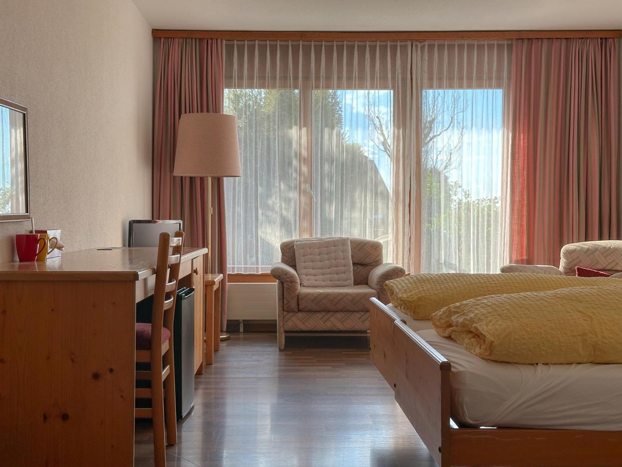 Hotel Aeschipark Aeschi Bei Spiez Luaran gambar